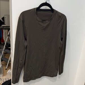 Men’s lululemon Olive Long Sleeve Top
